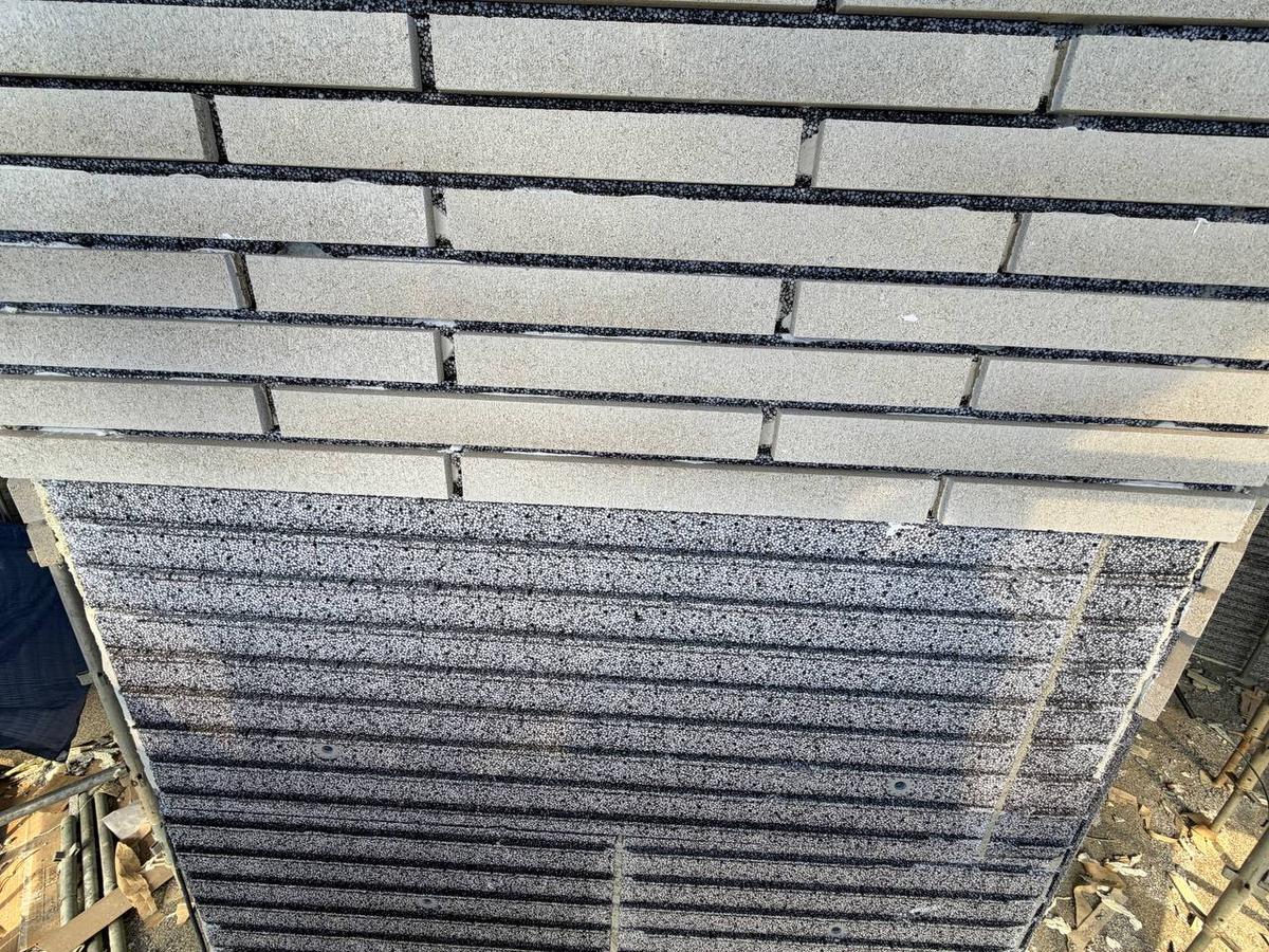 시공현장/고양시청/고양시청_시공_단열재표면_BPR홈_클로즈업_02.jpg